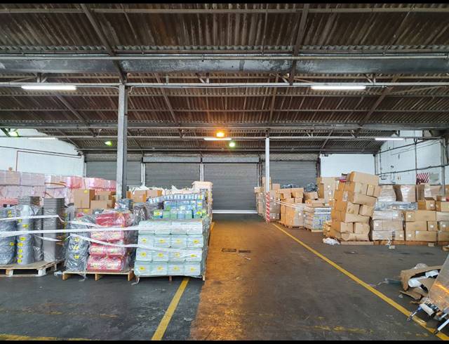 4,228M² FACTORY TO LET IN SACKS CIRCLE INDUSTRIAL